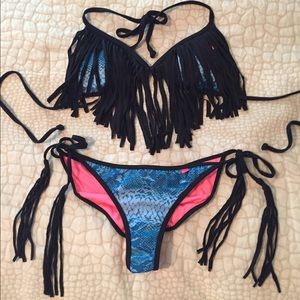 💙 Fringe Bikini Top with Scrunch Bikini Bottom 💙
